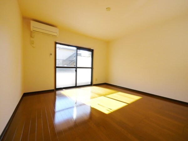 寝室(★人気のフローリングのお部屋★)