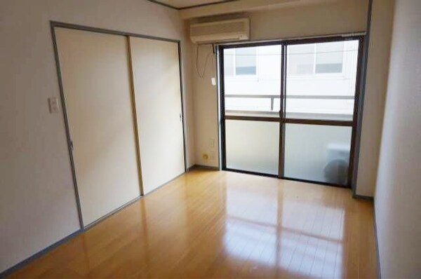 寝室(★お部屋探しは株式会社タウンハウジング東京まで★)