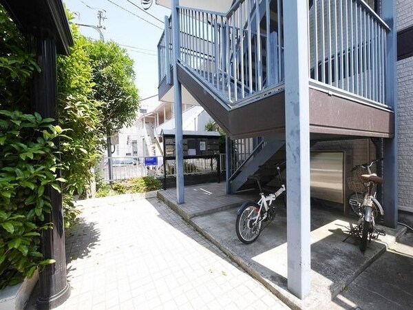エントランス(★お部屋探しは、タウンハウジング多摩センター店へ★)