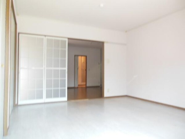 その他室内・内装(★フローリングの明るいお部屋です★)