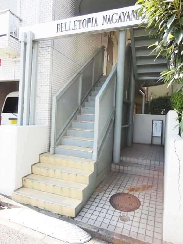 エントランス(★お部屋探しは、タウンハウジング多摩センター店へ★)
