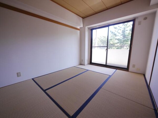 寝室(★明るい和室です★)