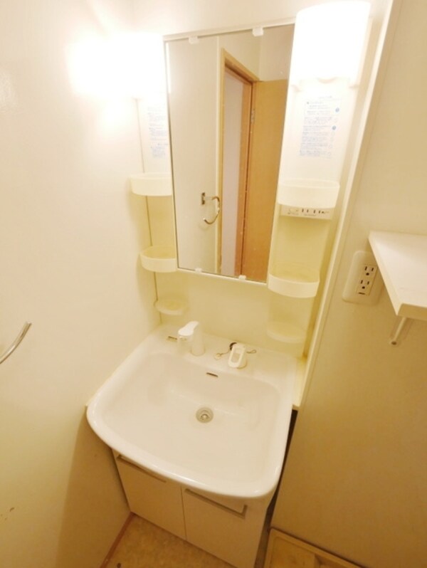 洗面(★朝の身支度に便利な独立洗面台です★)