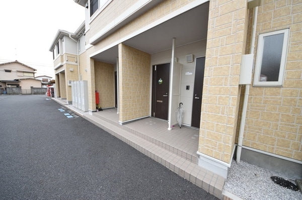 エントランス(閑静な住宅街♪)