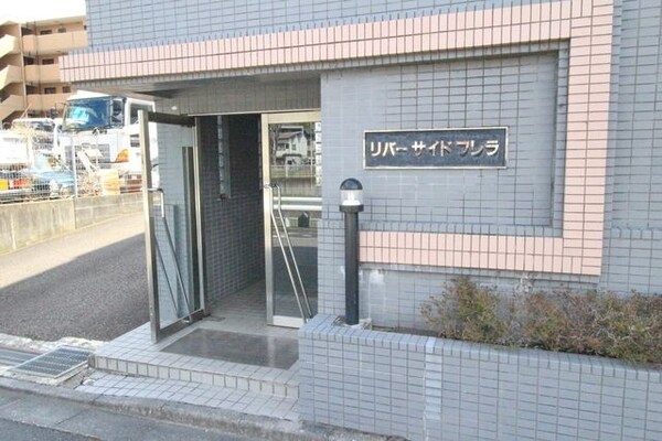 エントランス(★お問い合わせはタウンハウジング多摩センター店までご連絡く…)