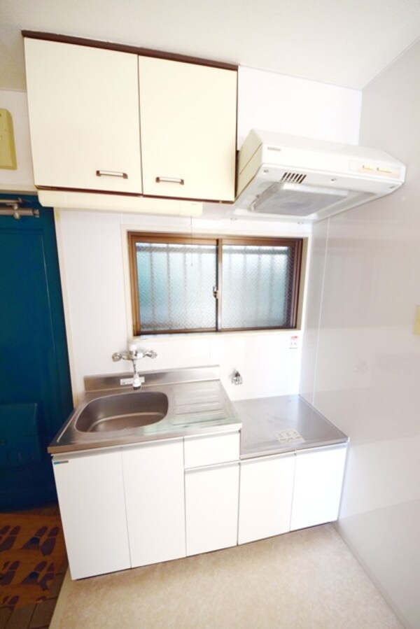 キッチン(同建物別号室別タイプ参考写真です)