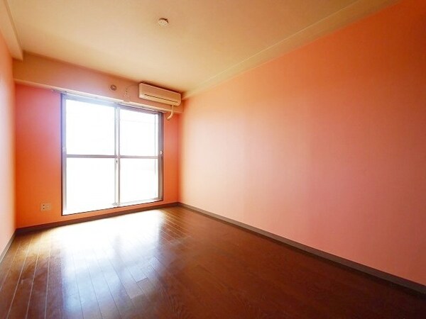 リビング・居室(★おしゃれなアクセントクロスの洋室★)