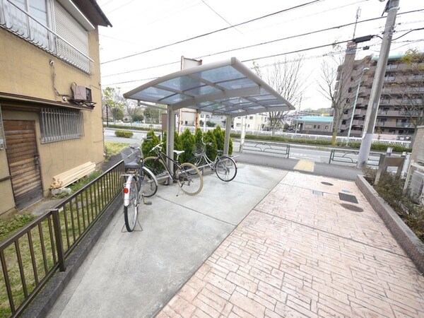 共有部分(★敷地内屋根付き駐輪場です★)