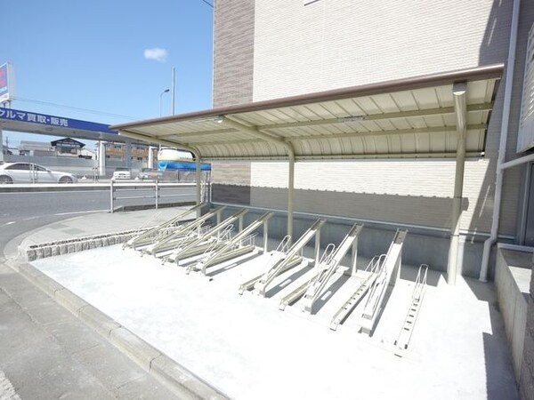 共有部分(★敷地内の駐輪場は屋根付のものです★)