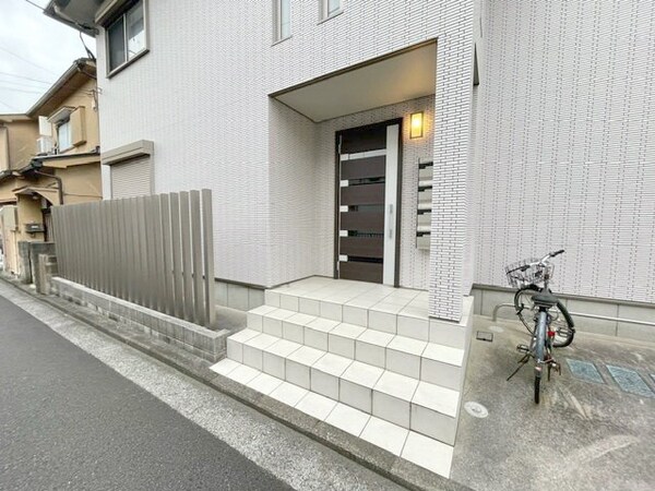 エントランス(エントランス)