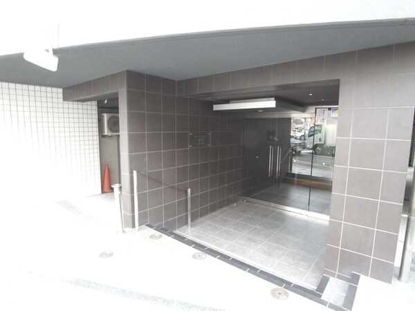 エントランス(部屋探しは株式会社　タウンハウジング　までお気軽にお問合せ…)