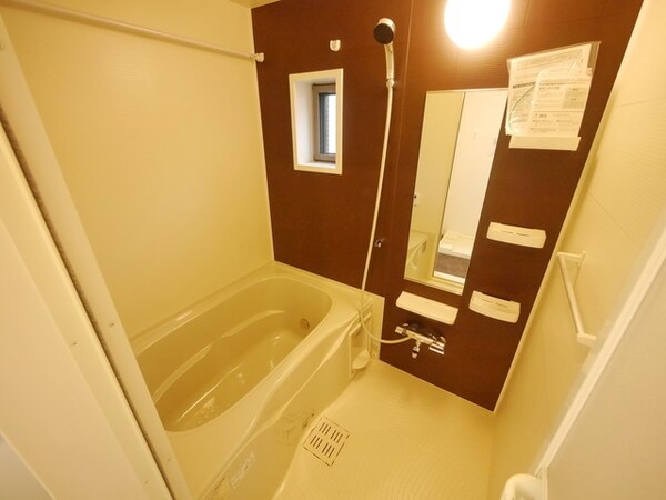 バス／シャワールーム等(別室参考写真)