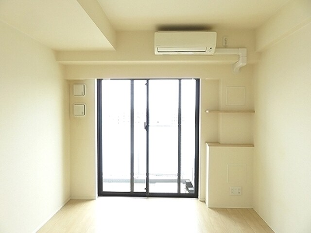 物件内観写真2　(★居室★)