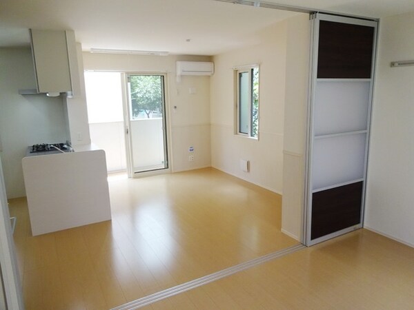 寝室(同シリーズ)