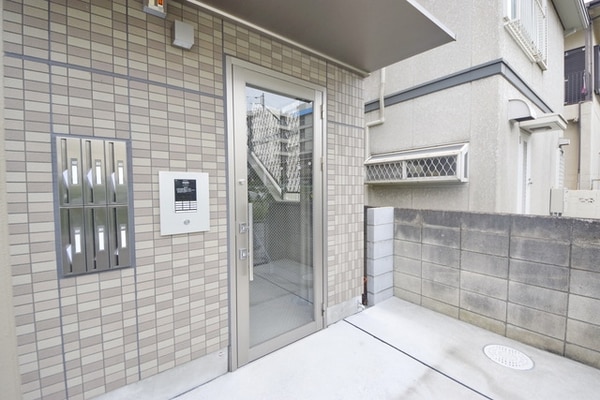 エントランス(★お部屋探しはタウンハウジング稲田堤店まで★)