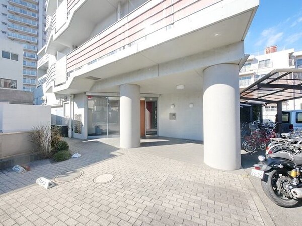 エントランス(★タウンハウジング稲田堤店までお問い合わせください★)