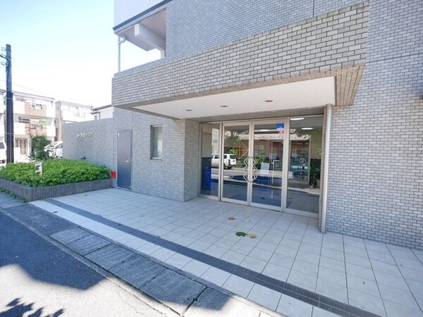 エントランス(★お部屋探しはタウンハウジング稲田堤店まで★)