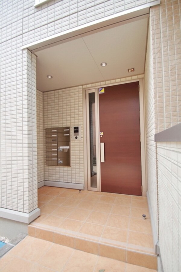 エントランス(★お部屋探しはタウンハウジング稲田堤店まで★)
