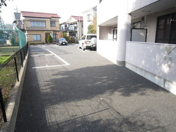 駐車場(★お部屋探しはタウンハウジング稲田堤店まで★)