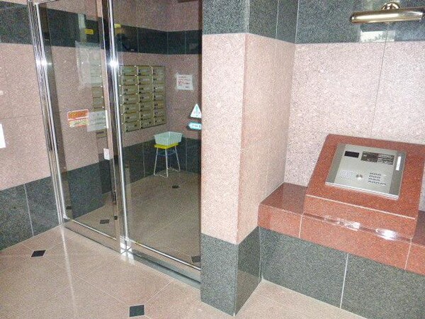 エントランス(★お部屋探しはタウンハウジング稲田堤店まで★)