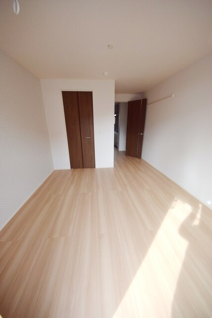 物件内観写真3　(★南東向きで陽当たり良好です★)