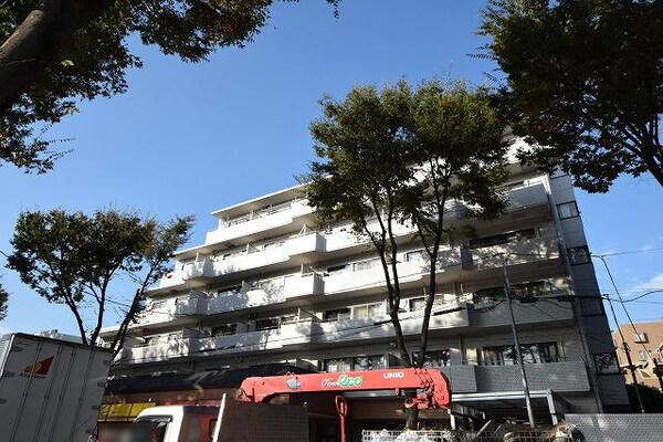 外観(★調布駅徒歩5分・しっかりしたＲＣ造のマンションです★)