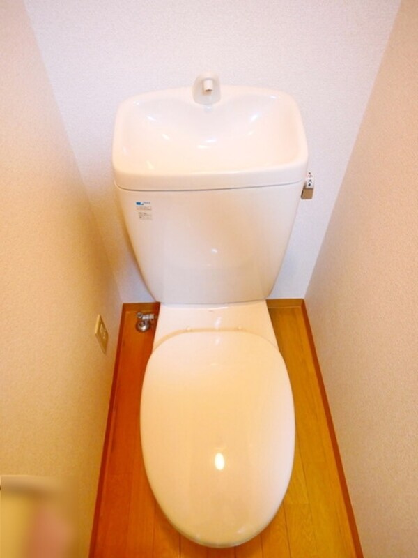 トイレ(別部屋の参考写真です。)