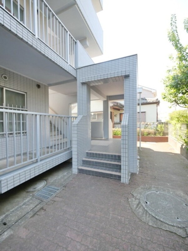 エントランス(★お部屋探しはタウンハウジング稲田堤店まで★)