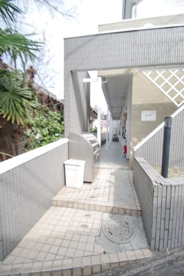 エントランス(★お部屋探しはタウンハウジング稲田堤店まで★)