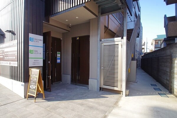 エントランス(★お部屋探しはタウンハウジング稲田堤店まで★)