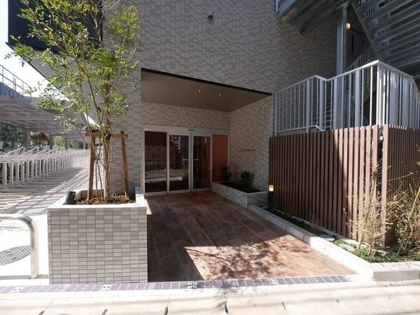 エントランス(★お部屋探しはタウンハウジング稲田堤店まで★)