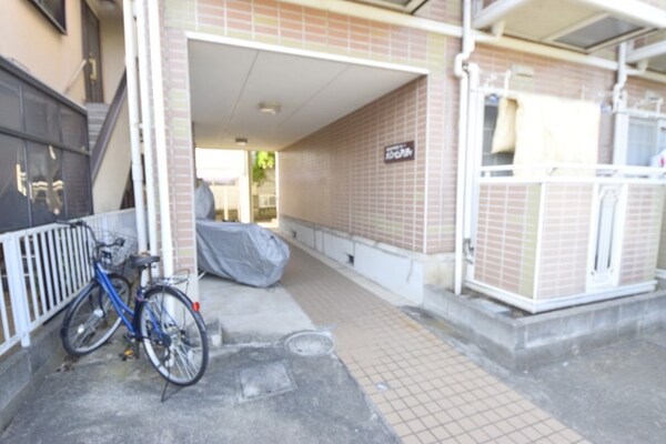 エントランス(★お部屋探しはタウンハウジング稲田堤店まで★)