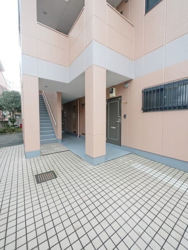 エントランス(★タウンハウジング稲田堤店までお問い合わせ下さい★)