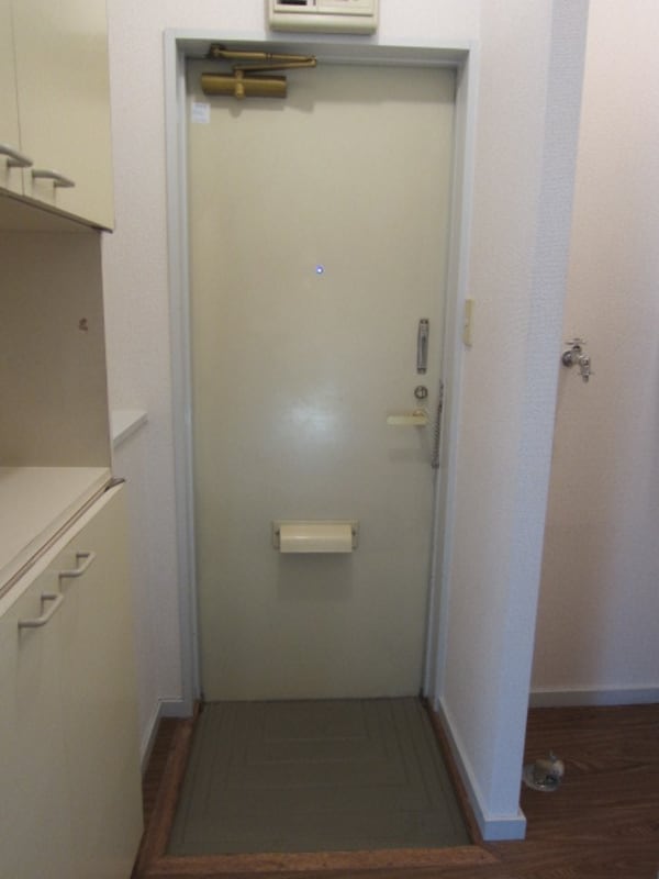 玄関(★シューズＢＯＸ付きの玄関です★)