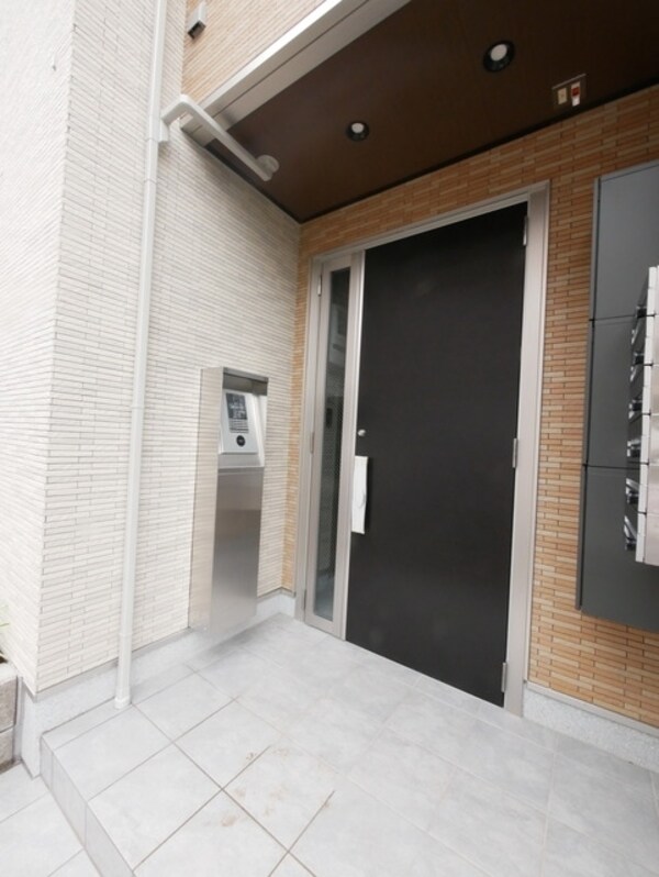 エントランス(★お問い合わせはタウンハウジング新百合ヶ丘店まで★)