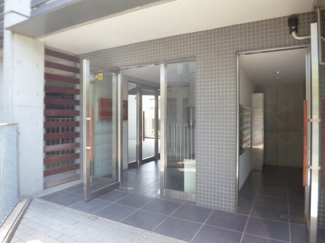 エントランス(★お部屋探しはタウンハウジング稲田堤店まで★)