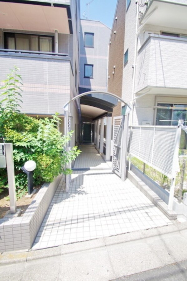 エントランス(★タウンハウジング稲田堤店までお問い合わせください★)
