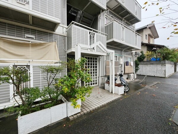 エントランス(★お問い合わせはタウンハウジング稲田堤店まで★)
