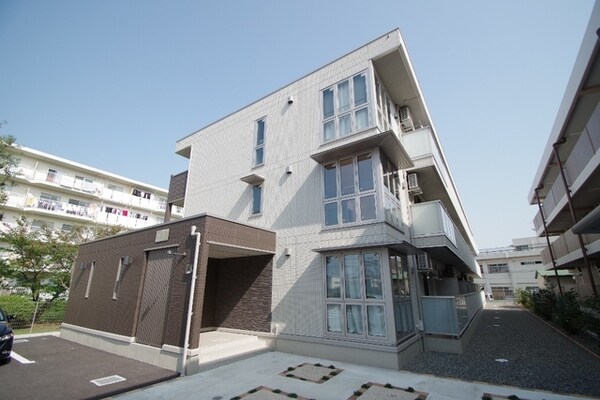 外観(★駅前で便利♪外観もオシャレな物件★)