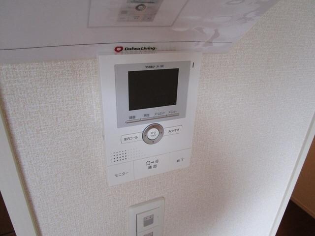 物件内観写真9　(★ＴＶモニターホンで来訪者の顔が見れて安心です★)
