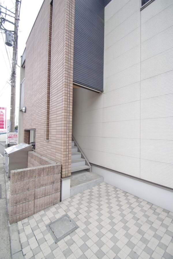 エントランス(★建物の入り口です★)