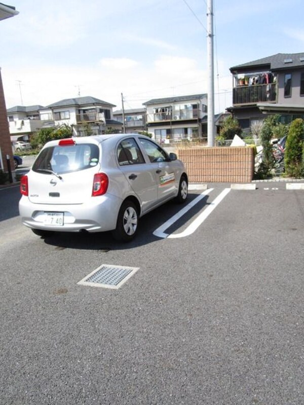 駐車場(☆バス停徒歩4分☆本厚木駅までのアクセスも良好です♪)