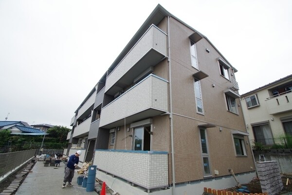 外観(★築年数も浅く綺麗な明るい外観★)