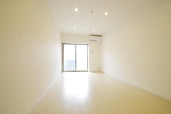 リビング・居室(★ダウンライトも有りオシャレなお部屋です★)