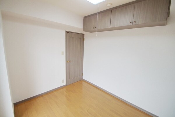 子供部屋(★上部に収納スペースがあるお部屋★)