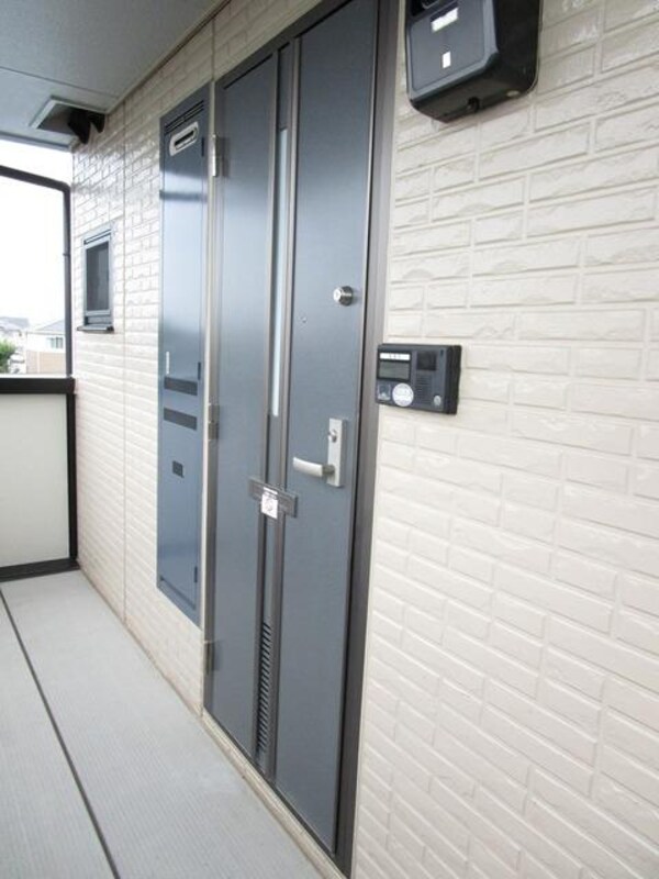 エントランス(★玄関前の様子です★)