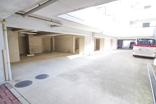 駐車場(★屋根付き駐車場★)