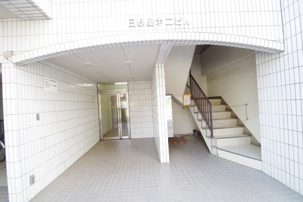エントランス(★見学希望等はタウンハウジング中央林間店までお気軽に♪★)
