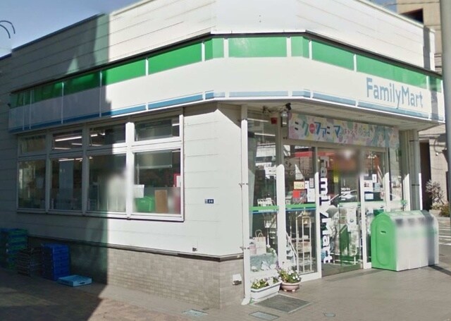 ファミリーマート中央林間駅前店