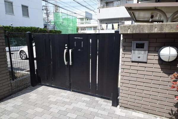 エントランス(★オートロックも付いています★)
